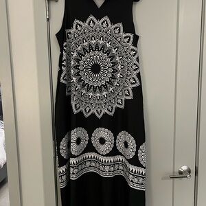 Chic Black and White Mandala Maxi Dress